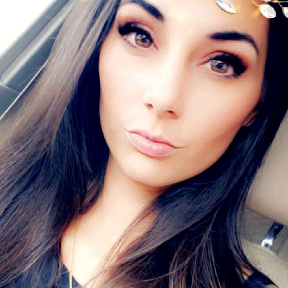 Meet your Posher, Kasandra